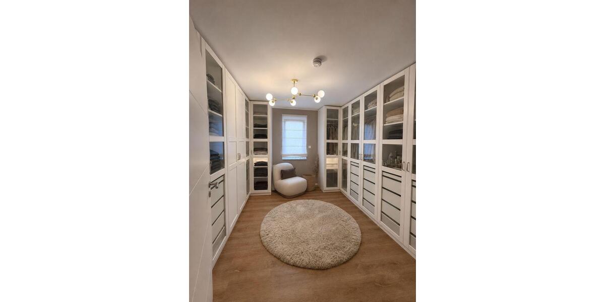 Bungalow Solingen Mitte - 4 Zimmer, 170 m&sup2;, 2.100&euro; | Angebot:27615095