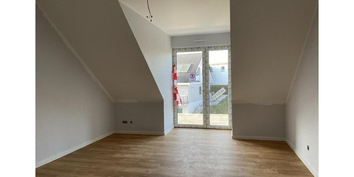 Dachgeschoßwohnung Leverkusen Schlebusch - 3 Zimmer, 83 m&sup2;, 1.370&euro; | Angebot:25407799