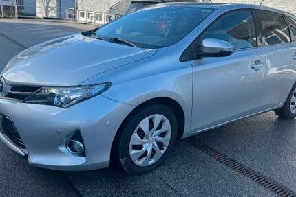 Toyota Auris 134.658 km 9.500 &euro; Remscheid 42899