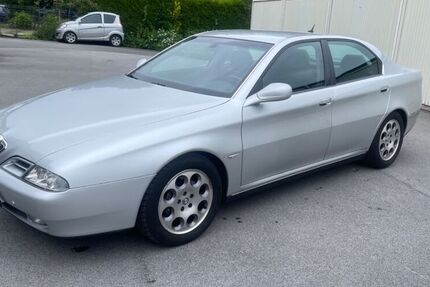 Alfa Romeo 166