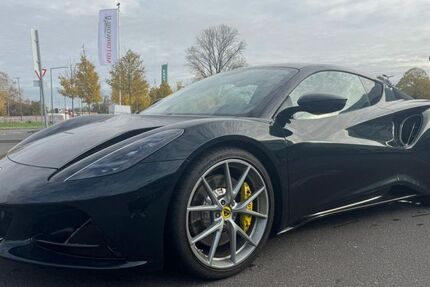 Lotus Emira 4.500 km 82.380 &euro; Köln 50829