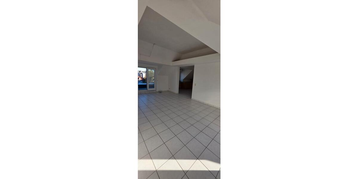 Dachgeschoßwohnung Remscheid - 3.5 Zimmer, 89 m&sup2;, 800&euro; | Angebot:26067466