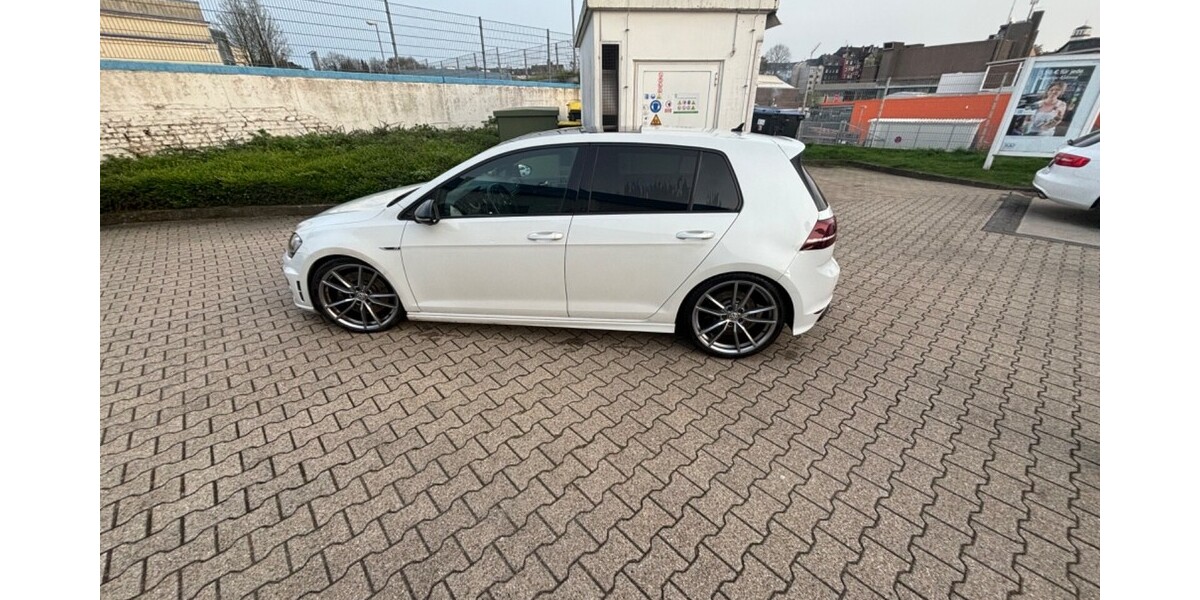 VW Golf 140.000 km 26.000 € Remscheid 42853