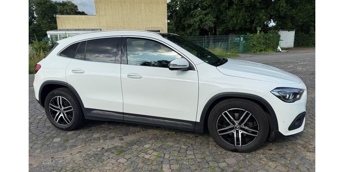 Mercedes-Benz GLA-Klasse 77.300 km 32.900 € Köln 50667