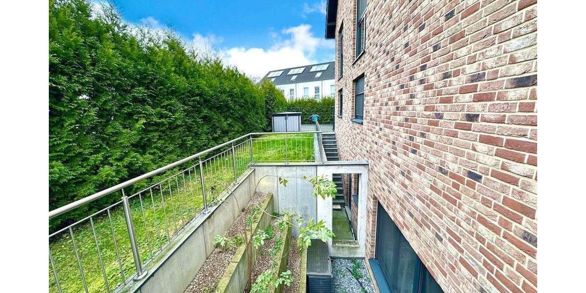 Einfamilienhaus Neuss Stadionviertel - 7 Zimmer, 255 m&sup2;, 998.000&euro; | Angebot:25687662