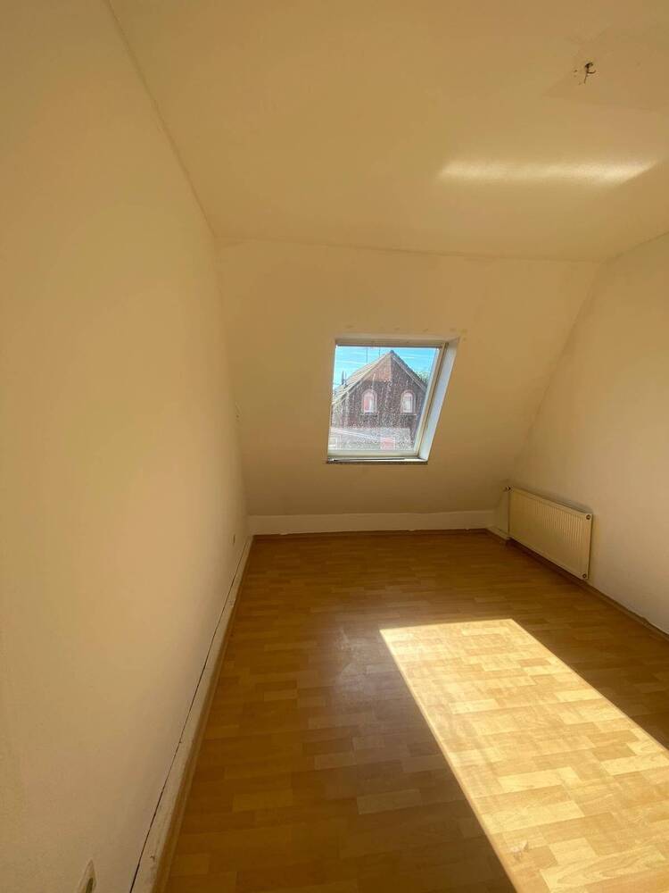 Helle Dachgeschoßwohnung in ruhiger Seitenstraße