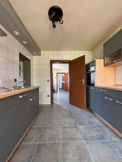 Haus zum Kaufen in Rommerskirchen 240.000 € 121 m²
