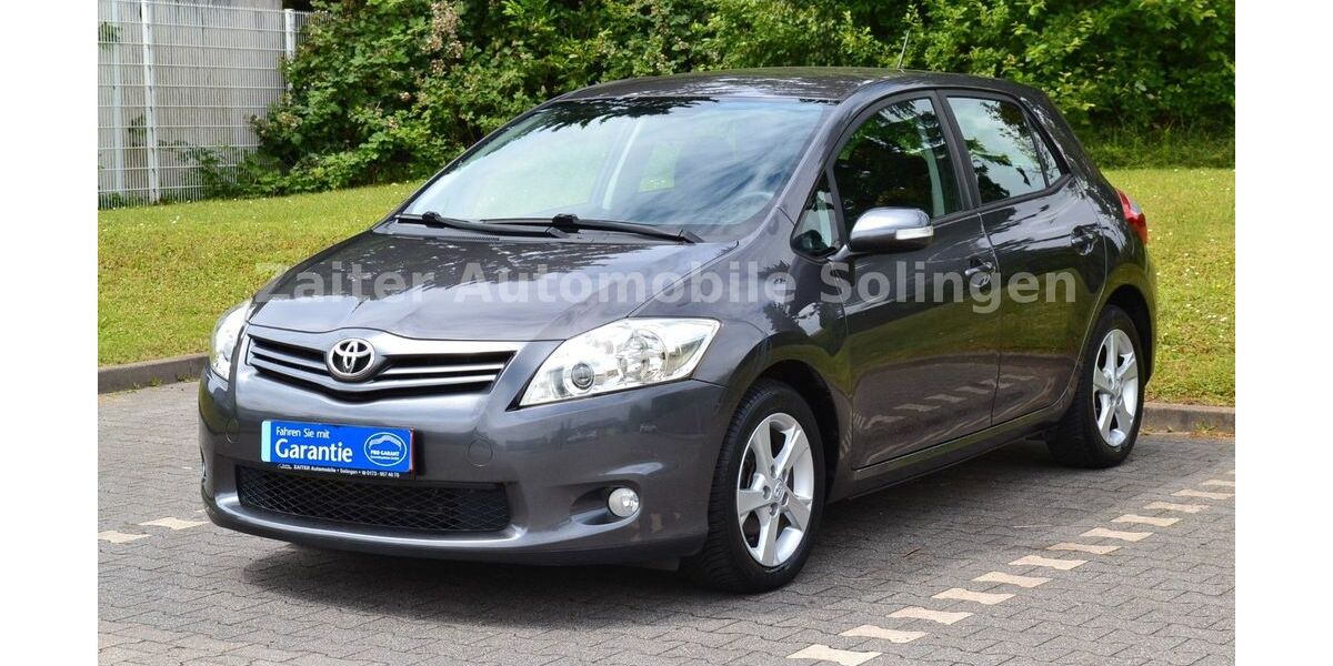 Toyota Auris 61.000 km 7.490 &euro; Solingen 42659