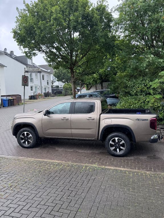 VW Amarok 2.800 km 56.000 € Ratingen 40878