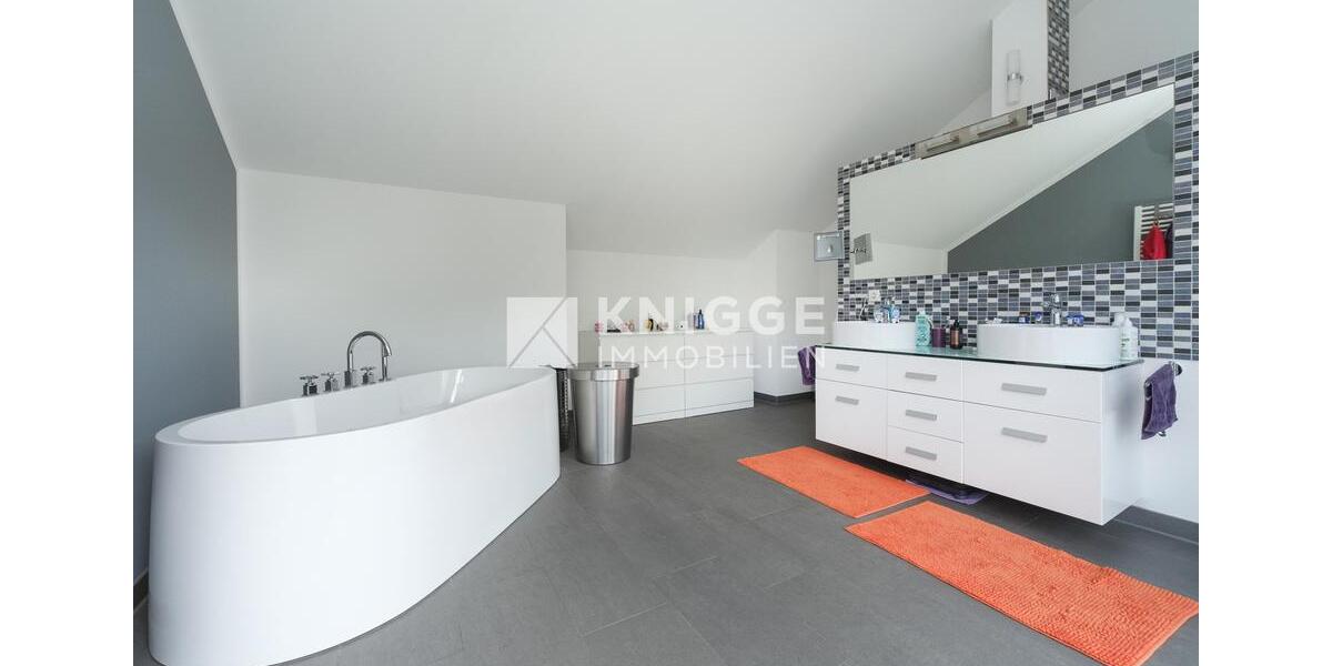 +++ 3439 - Architekten-Penthouse in begehrter Villenlage von GL-Hebborn +++ zimmer