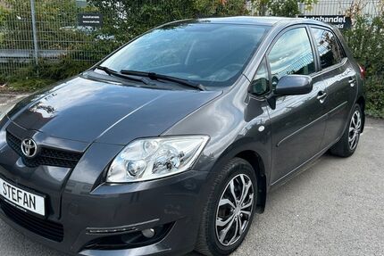 Toyota Auris 128.000 km 5.000 &euro; Neuss 41472