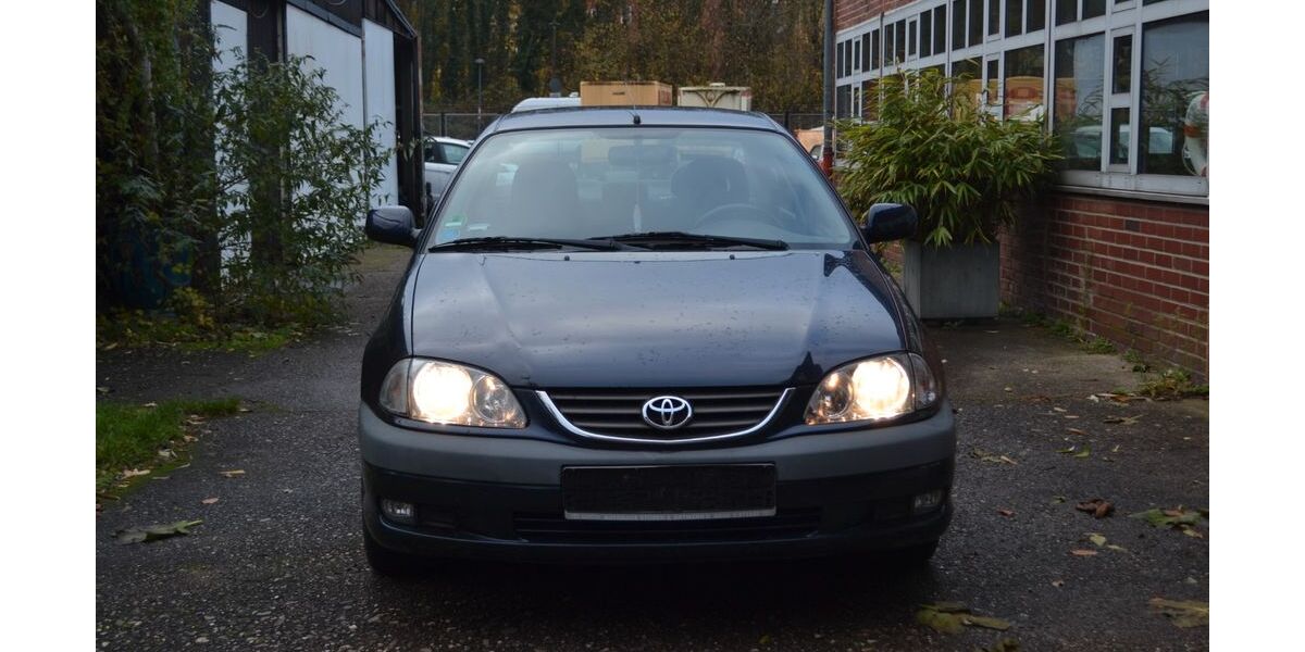 Toyota Avensis 92.000 km 2.970 € köln 50969