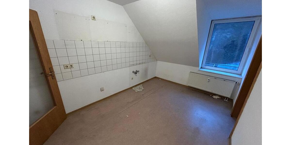 Dachgeschoßwohnung Wuppertal Arrenberg - 3 Zimmer, 100 m&sup2;, 800&euro; | Angebot:24508408