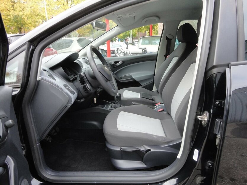 Seat Ibiza Reference Salsa 1,4 Klima SHZ Alu15.76 Tkm 76.000 km 7.990 € Neuss 41462