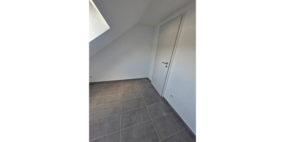 Dachgeschoßwohnung Köln Mülheim - 2 Zimmer, 27 m&sup2;, 650&euro; | Angebot:25925620