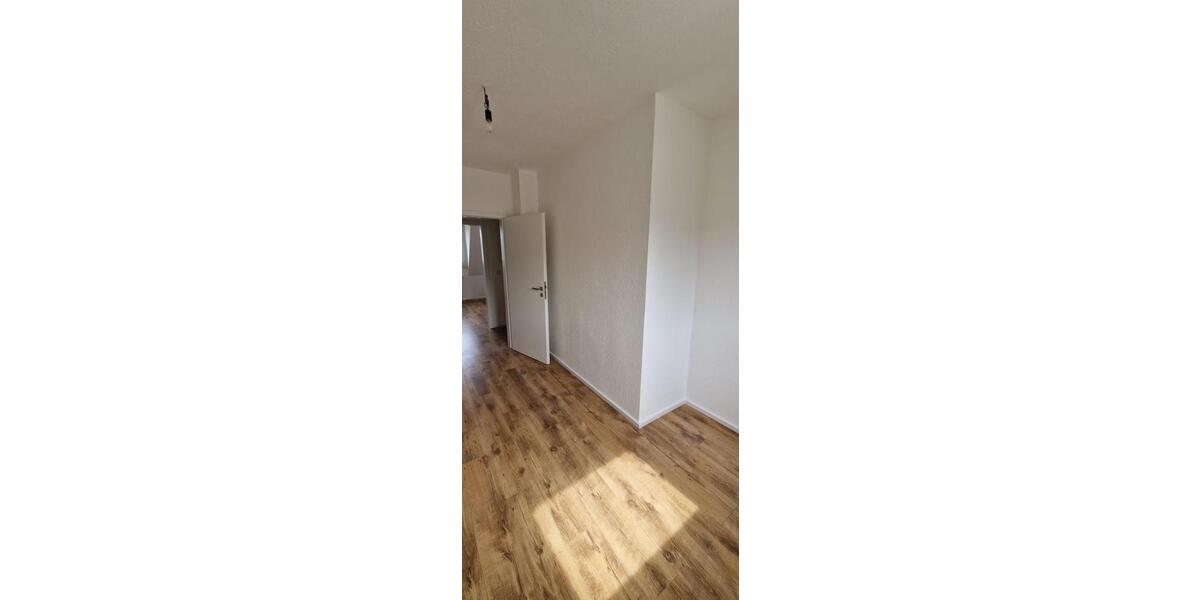Dachgeschoßwohnung Wuppertal Gemarkung Barmen - 3 Zimmer, 56 m&sup2;, 160.000&euro; | Angebot:24617104