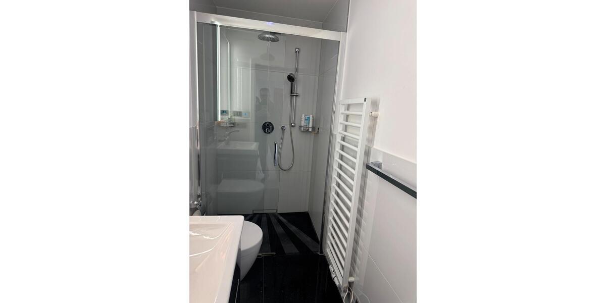 Etagenwohnung Neuss Furth-Mitte - 2 Zimmer, 120 m&sup2;, 4.800&euro; | Angebot:24505328