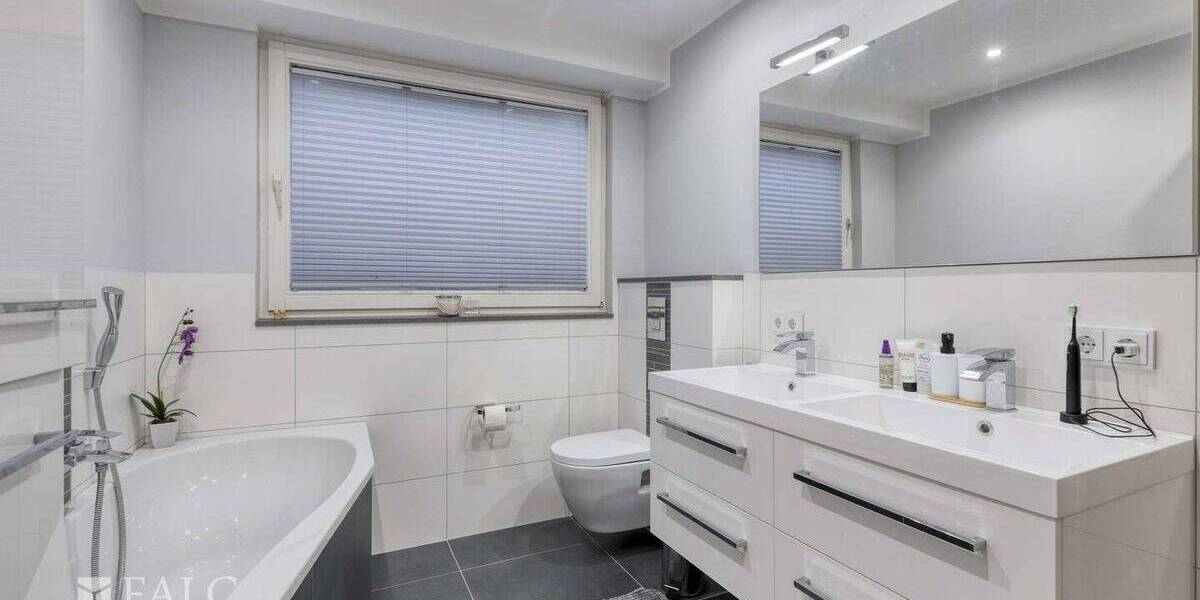 Einfamilienhaus Pulheim - 7 Zimmer, 351 m&sup2;, 1.199.000&euro; | Angebot:25996023