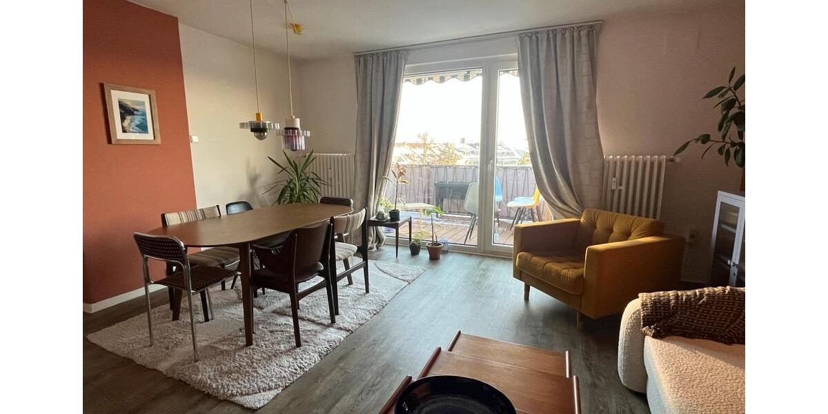 Dachgeschoßwohnung Düsseldorf Stadtbezirk 2 - 2.5 Zimmer, 90 m&sup2;, 1.500&euro; | Angebot:24421846