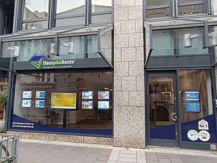 Einzelhandel in Düsseldorf 2.500 € 96 m²
