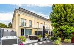 Design trifft Komfort - Reihenendhaus mit hochwertiger Innenausstattung & stilvollem Gartenambiente