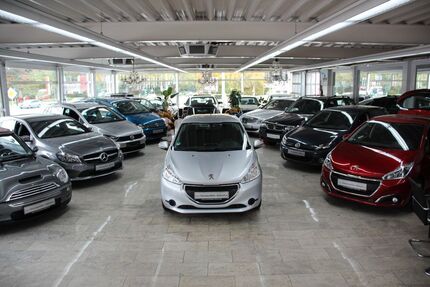 Peugeot 208 85.000 km 5.990 € Essen 45356