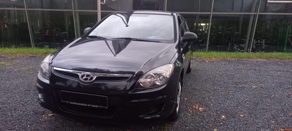 i30