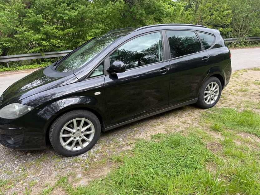 Seat Altea 220.000 km 3.400 € Solingen 42659