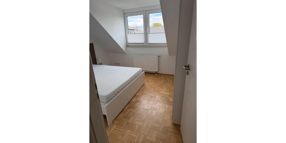 Dachgeschoßwohnung Leverkusen Schlebusch - 2 Zimmer, 34 m&sup2;, 850&euro; | Angebot:26597844