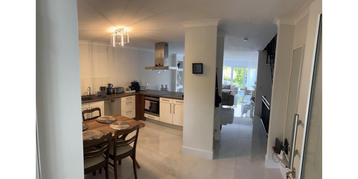 Reihenhaus Düsseldorf Stadtbezirk 7 - 6 Zimmer, 166 m&sup2;, 3.300&euro; | Angebot:27615910