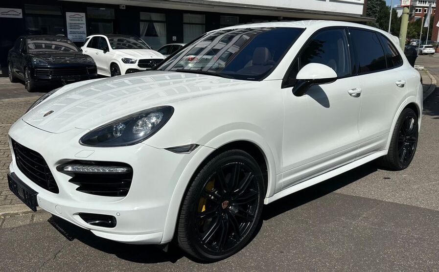 Porsche Cayenne 203.000 km 18.900 € Essen 45127