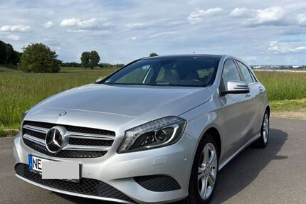 Mercedes-Benz A 180 93.057 km 12.990 &euro; Dormagen 41539