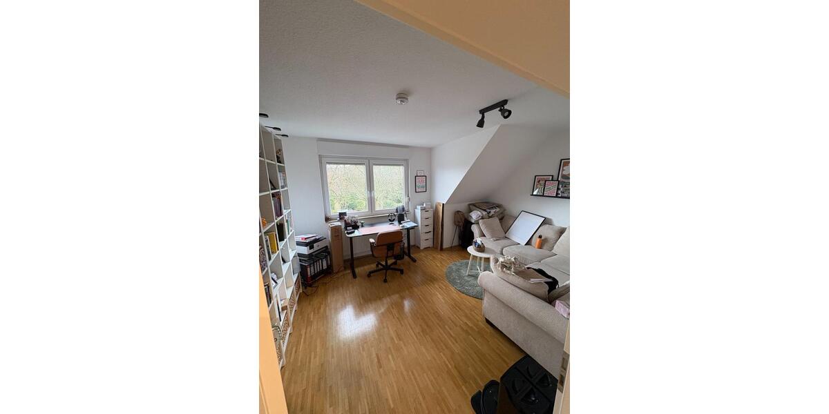 Dachgeschoßwohnung Hattingen Niederbonsfeld - 3.5 Zimmer, 98 m&sup2;, 1.025&euro; | Angebot:25920041