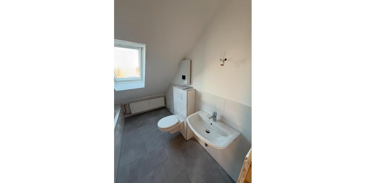 Dachgeschoßwohnung Schwelm - 5 Zimmer, 112 m&sup2;, 670&euro; | Angebot:27542043