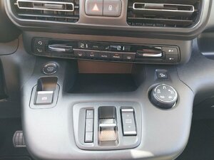 Opel Combo Ultimate AHK HUD NAVI AUTOM. PARKEN WINTERPA 4.500 km 27.740 € HAAN 42781