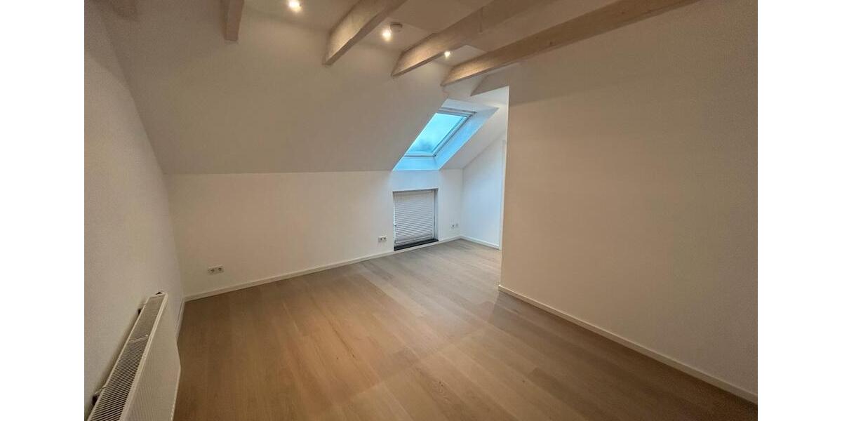 Dachgeschoßwohnung Solingen Burg - 3 Zimmer, 103 m&sup2;, 305.000&euro; | Angebot:25027377