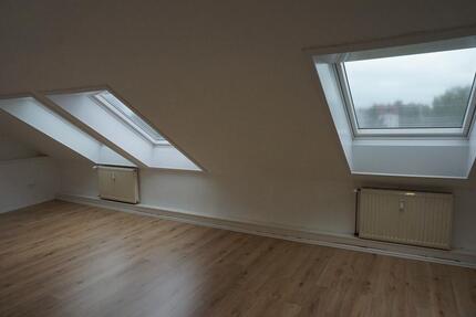 5,1% Rendite - 90 m2 4-Zimmer DG Wohnung in Untermeiderich
