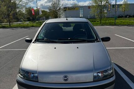 Fiat Punto 127.222 km 3.200 &euro; Solingen 42655