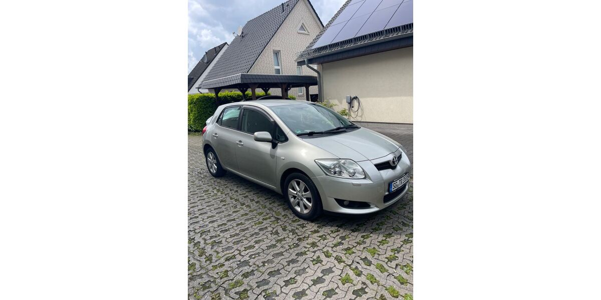 Toyota Auris 88.000 km 5.490 &euro; Solingen 42657