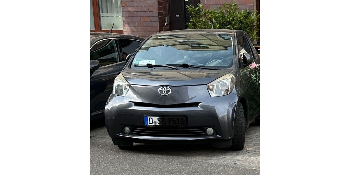 Toyota IQ 168.000 km 5.500 € Düsseldorf 40233