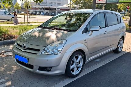 Toyota Corolla Verso 255.000 km 3.200 € Neuss 41466