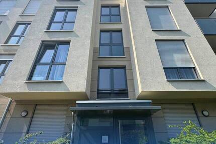 Exklusive 4-Zimmer-Wohnung mit Balkon & Aufzug in Düsseldorf-Oberkassel - sofort bezugsfrei!