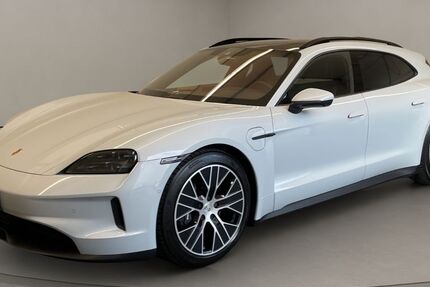 Porsche Taycan 8.443 km 88.900 &euro; Köln 50823