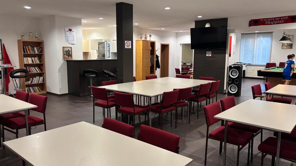 120 m2 Lokal zu vermieten zimmer