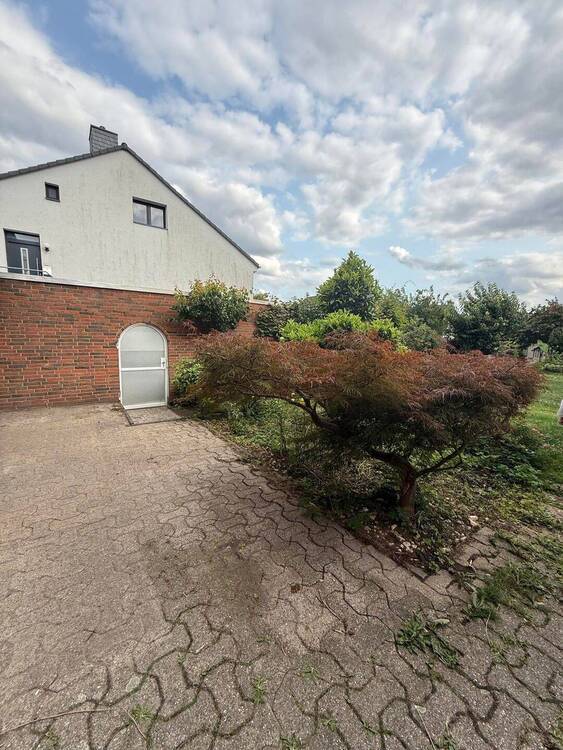 Charmantes Dreifamilienhaus in bester Lage von Baumberg. 9 zimmer