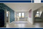 Modernisierte Wohnung mit Einbauküche und Stellplatz in zentraler Lage