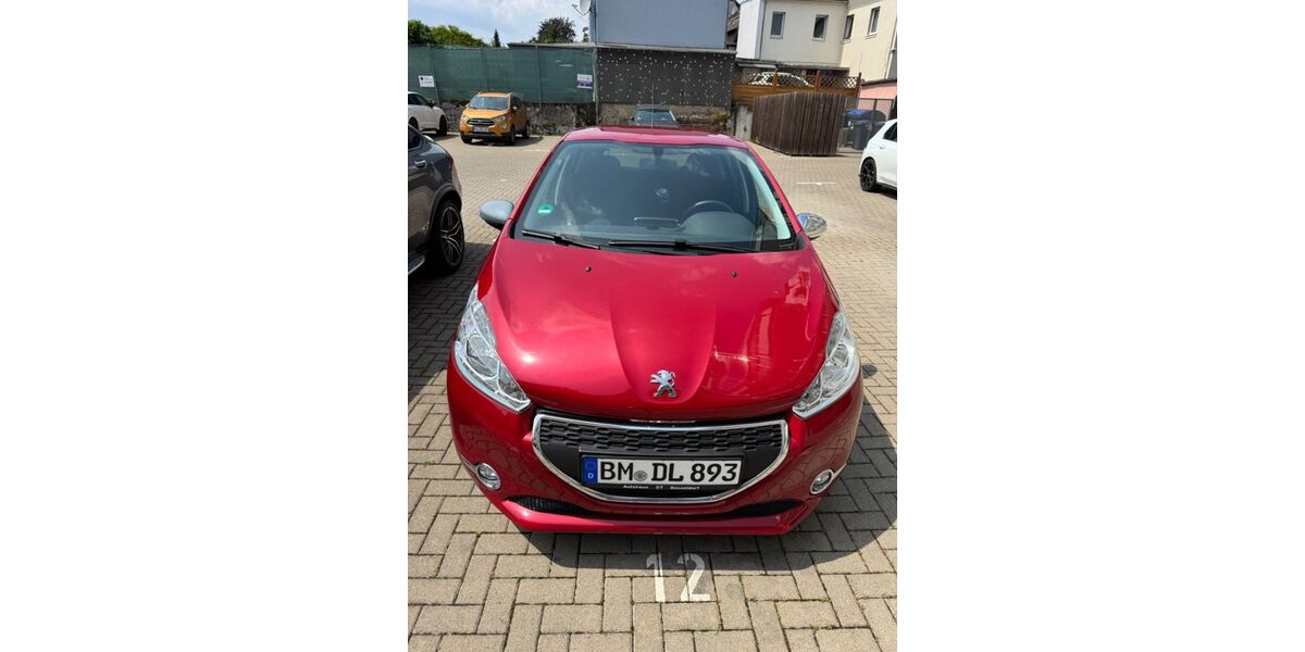 Peugeot 208 61.000 km 6.000 &euro; Köln 51145