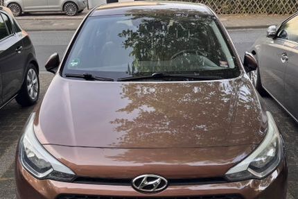 Hyundai i20 81.800 km 9.500 &euro; Köln 50767