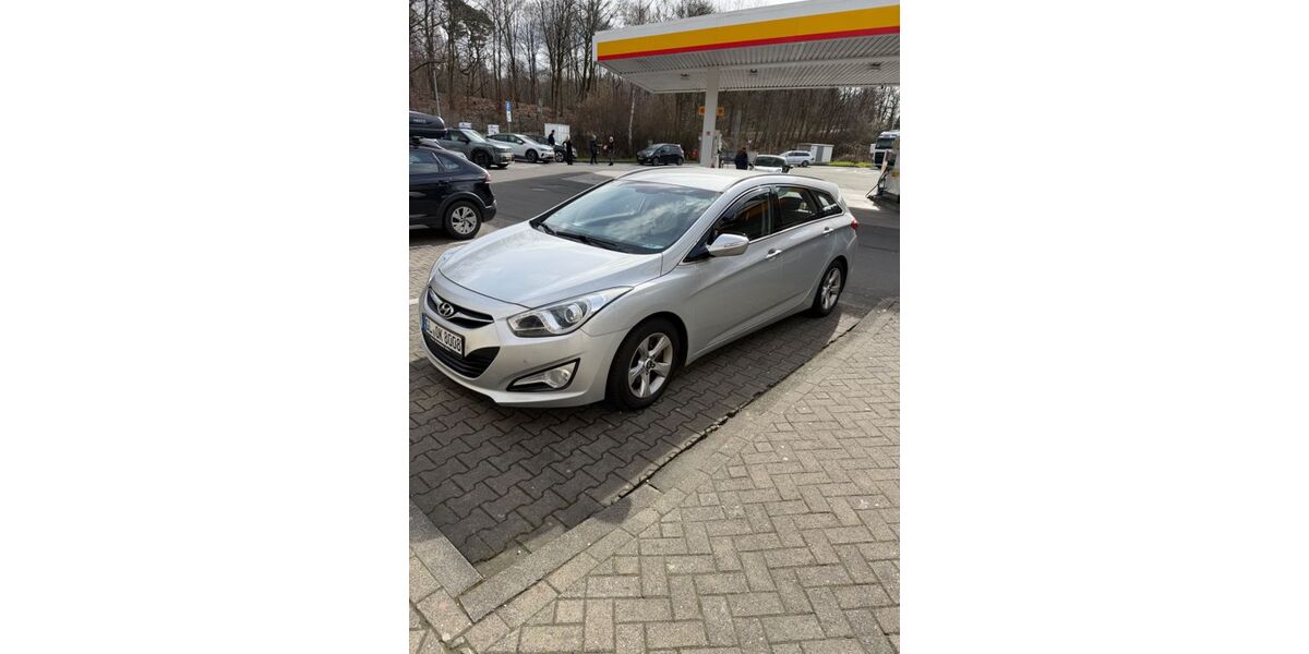 Hyundai i40 179.700 km 5.999 &euro; Bergisch Gladbach 51429