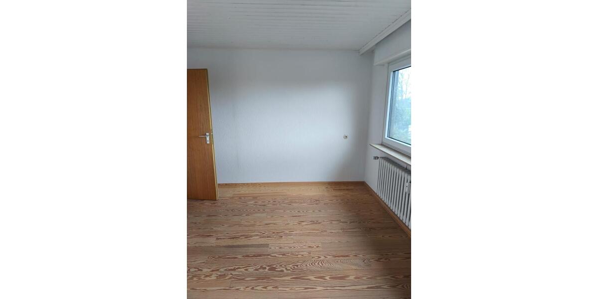 Dachgeschoßwohnung Neuss Holzheim - 3 Zimmer, 75 m&sup2;, 850&euro; | Angebot:25942582